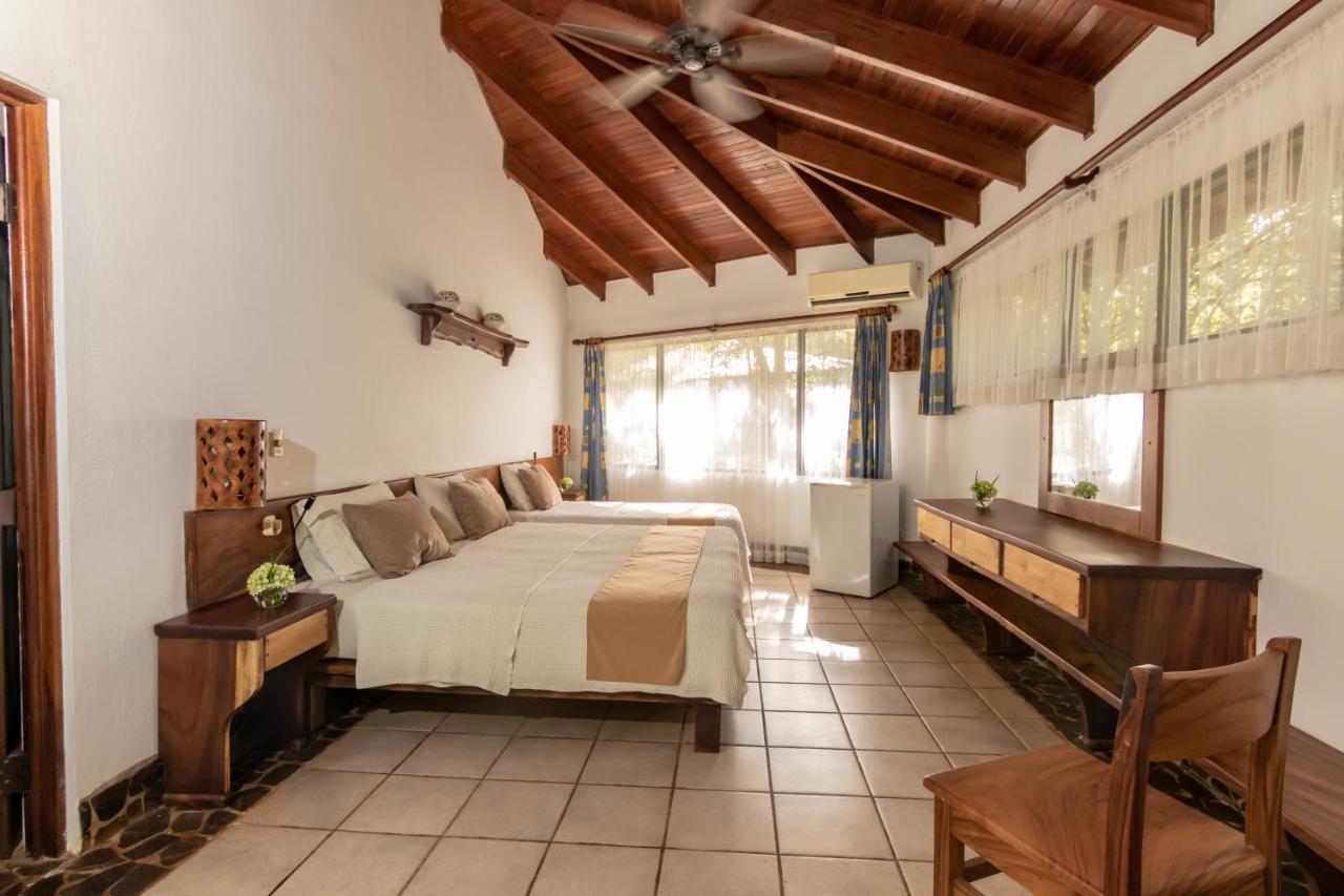 Cabinas Las Olas Плая Авеляна Екстериор снимка